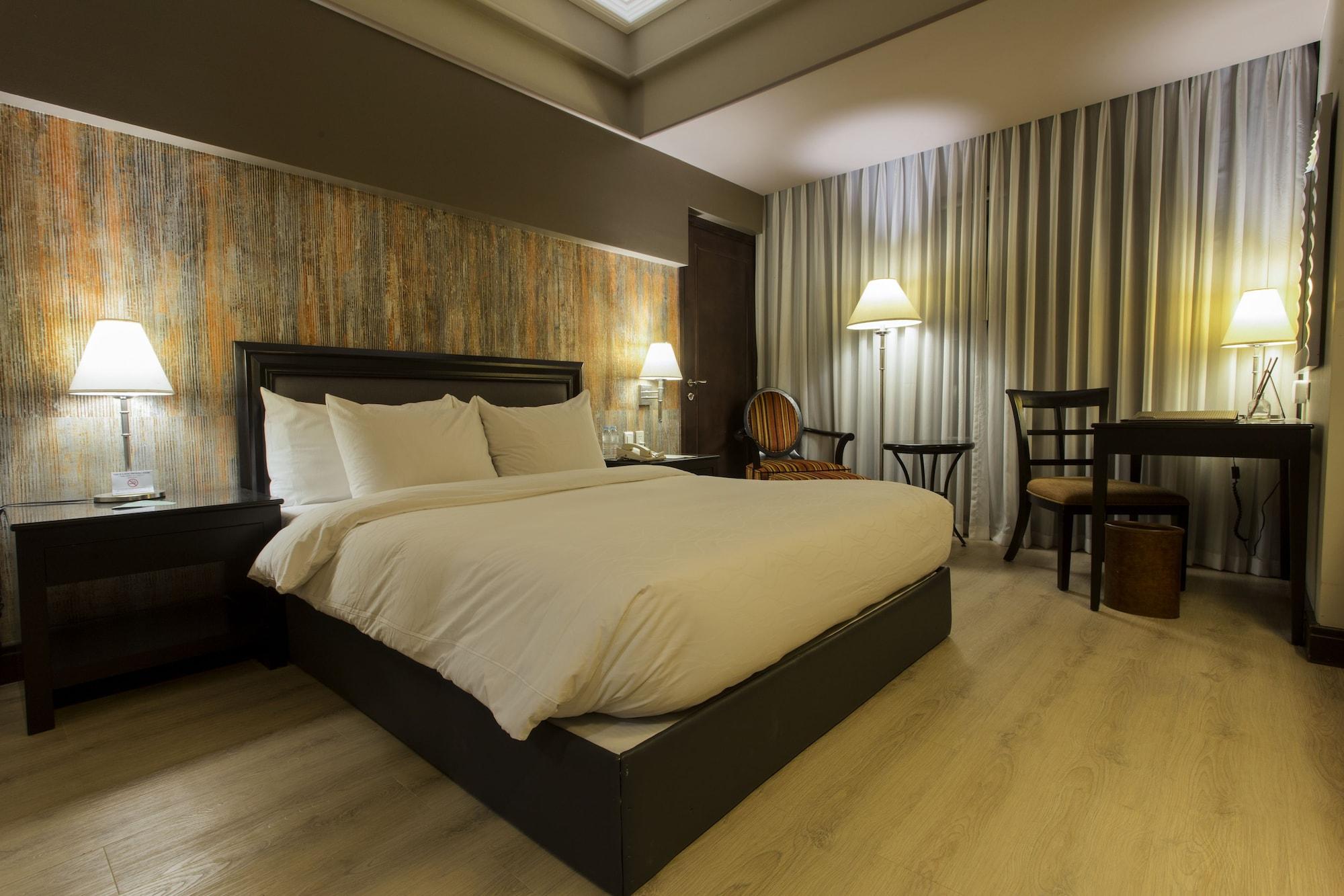The Bellevue Manila Hotel Muntinlupa City Exterior photo
