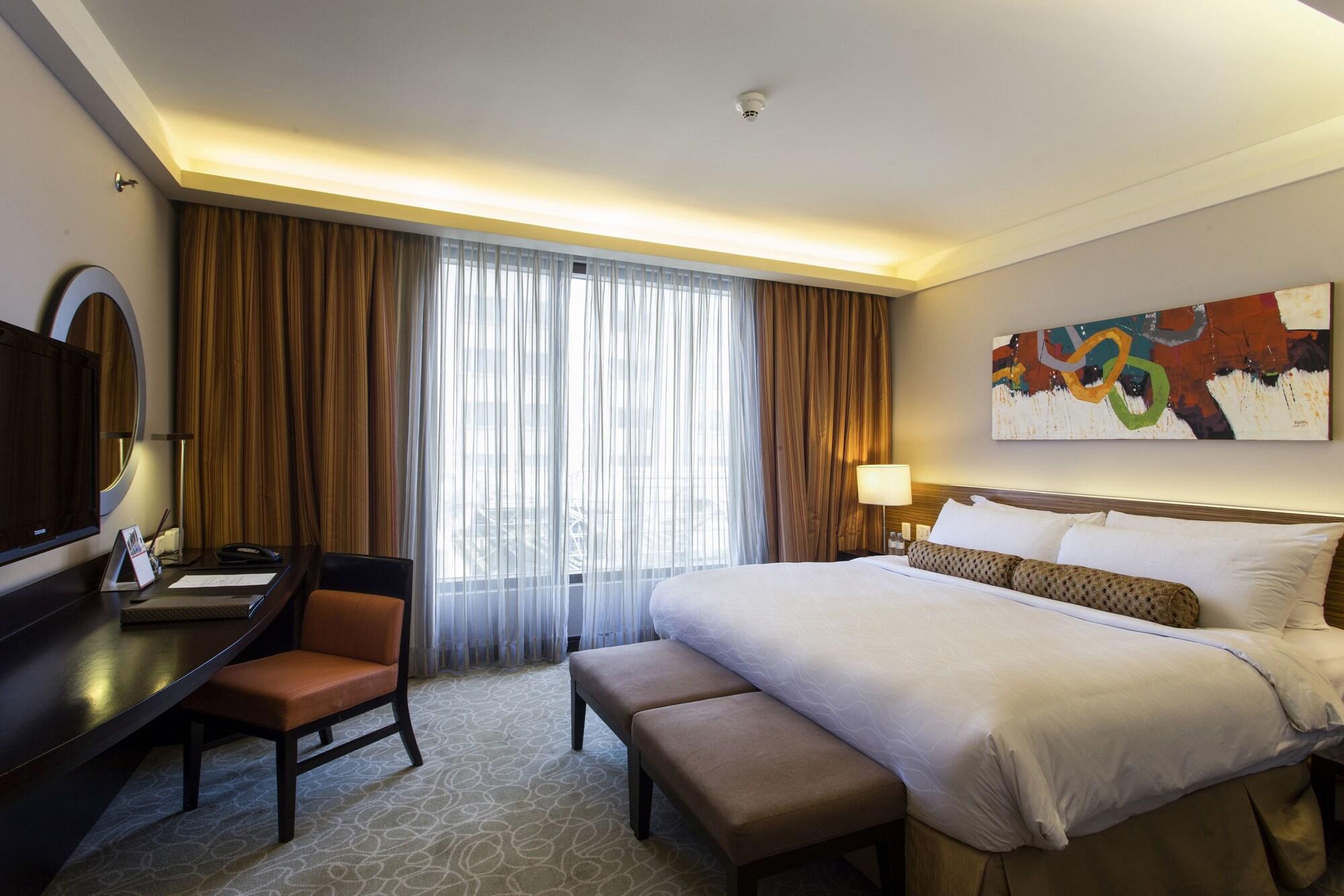 The Bellevue Manila Hotel Muntinlupa City Exterior photo