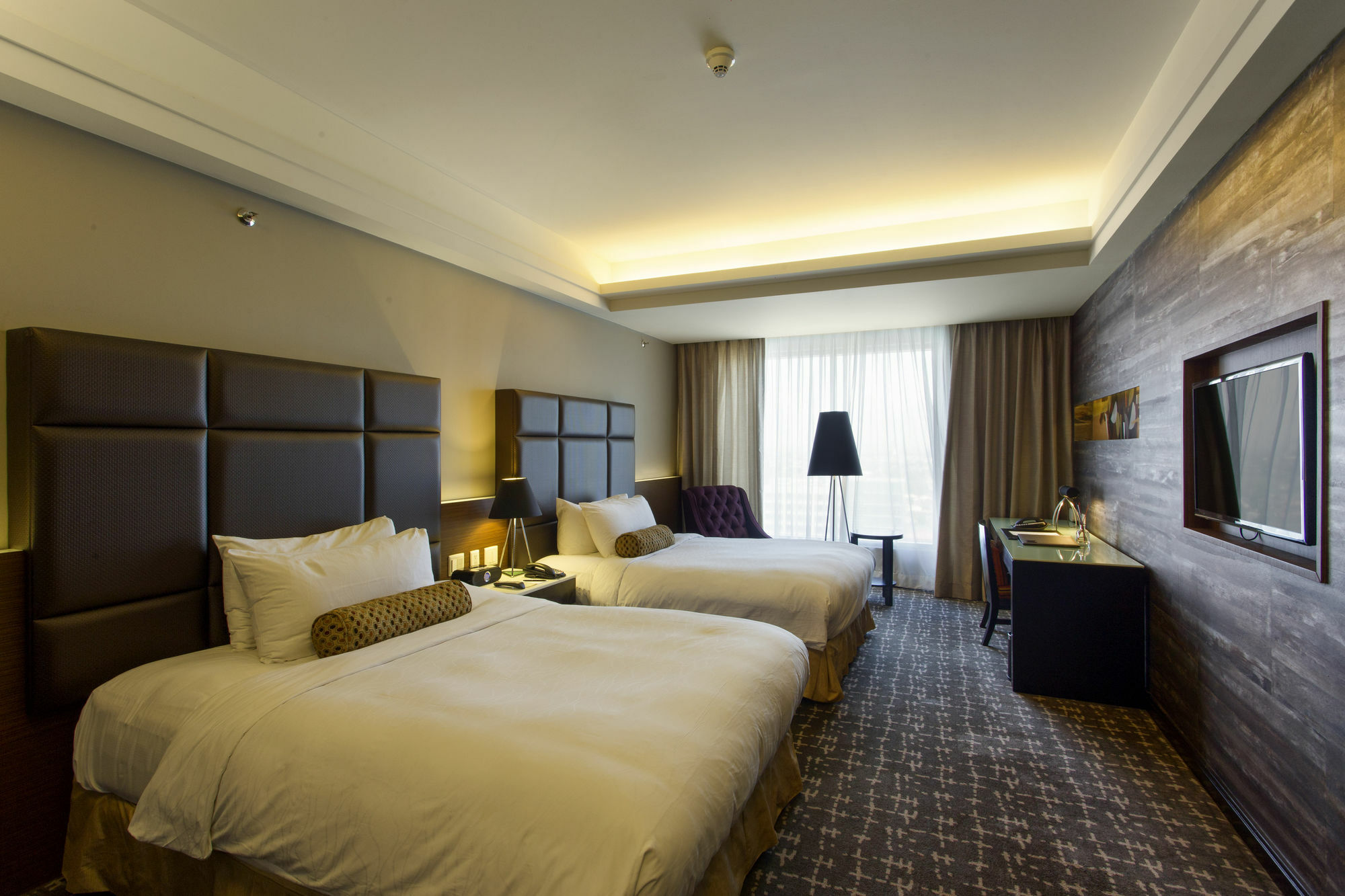 The Bellevue Manila Hotel Muntinlupa City Exterior photo