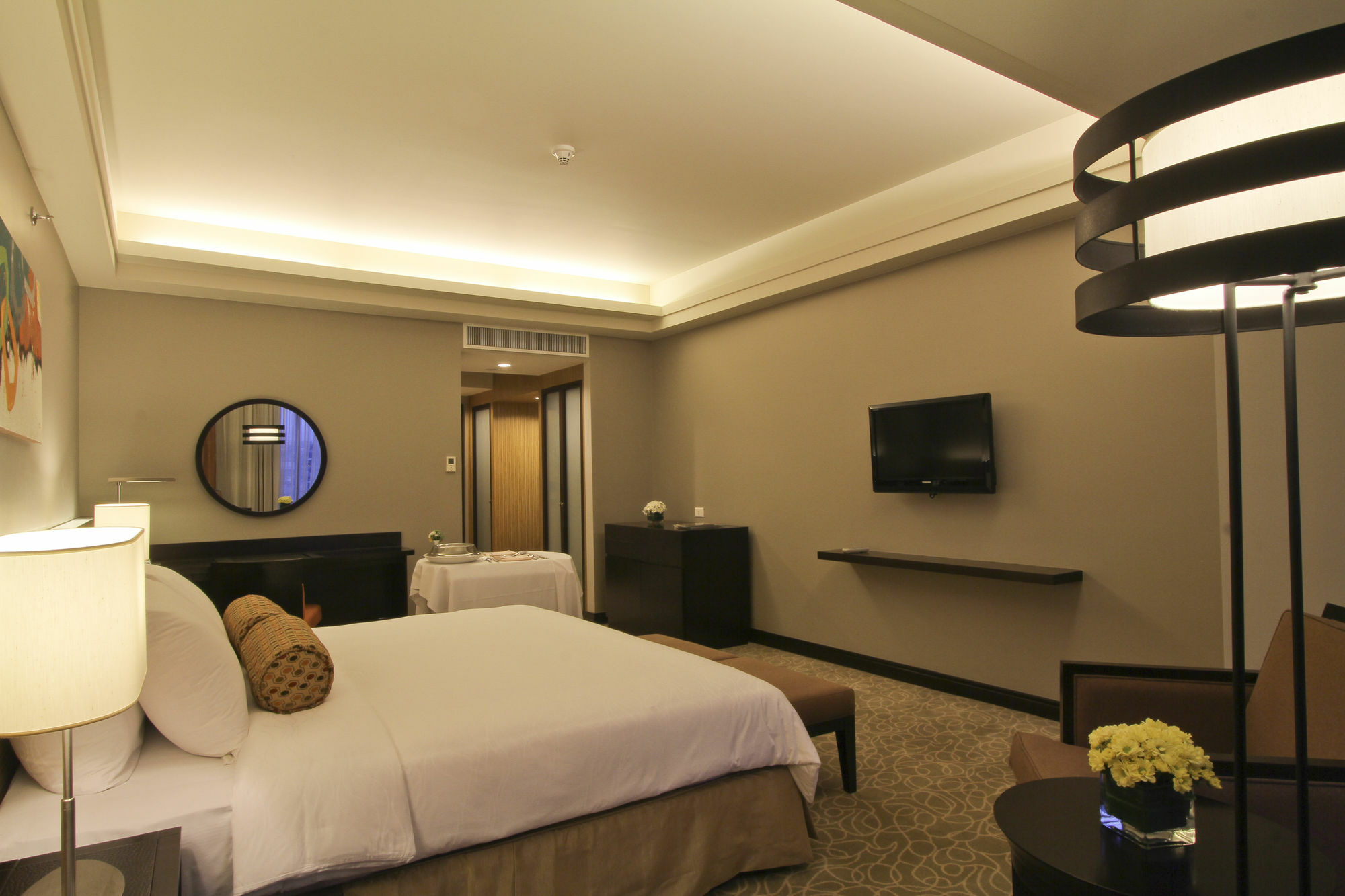 The Bellevue Manila Hotel Muntinlupa City Exterior photo